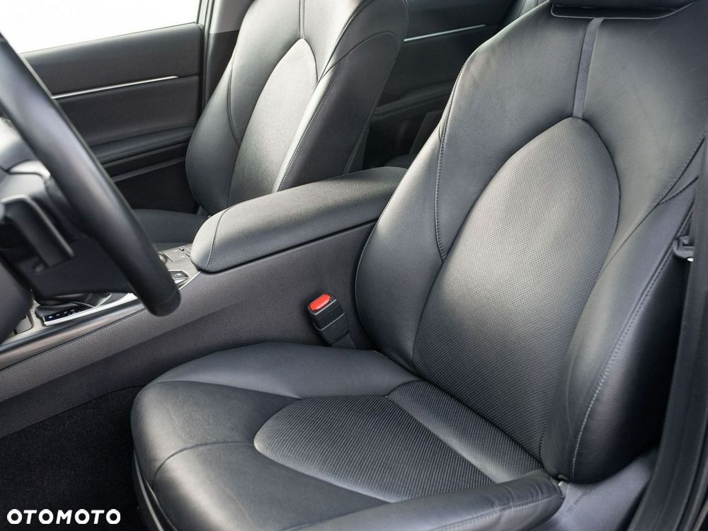 Toyota Camry - 12