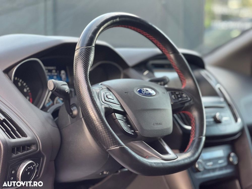Ford Focus - 10