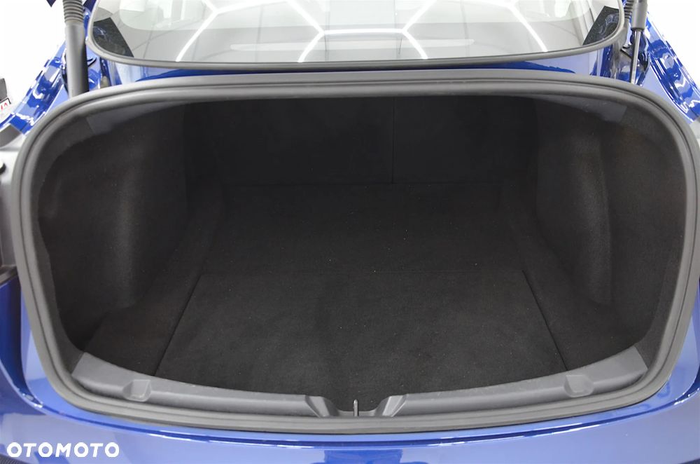 Tesla Model 3 - 16