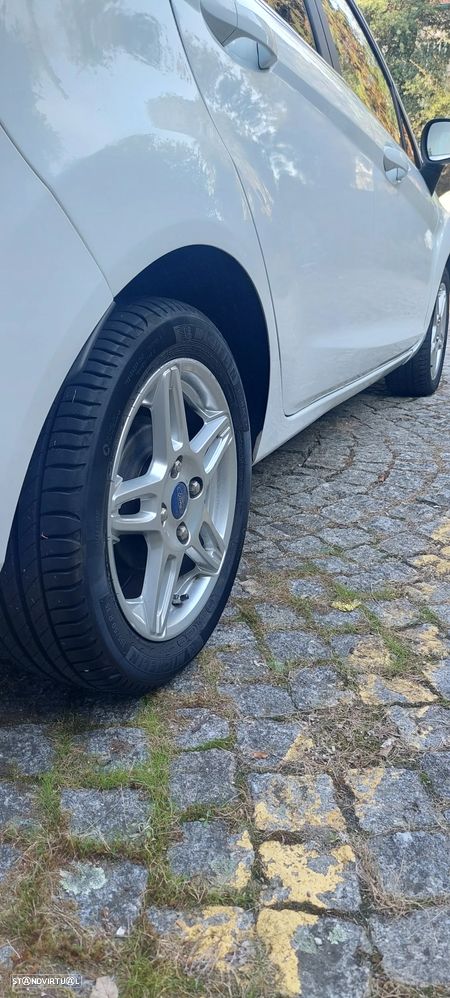 Ford Fiesta 1.0 T EcoBoost Titanium - 2
