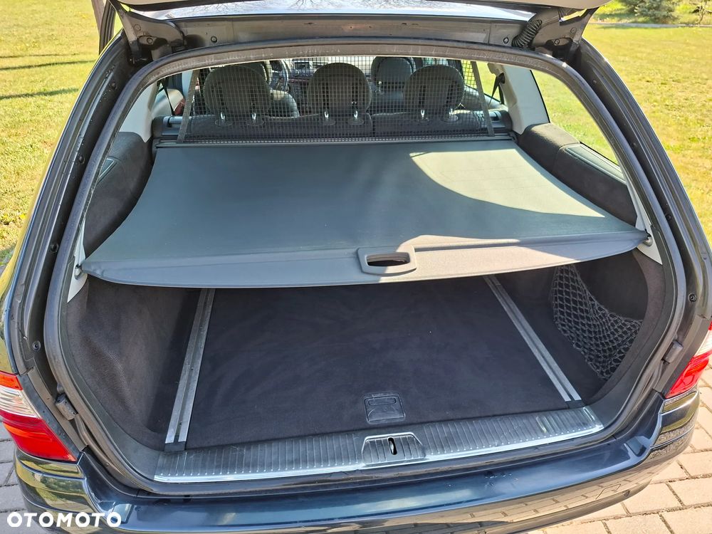 Mercedes-Benz Klasa E 200 Kompressor Automatik Classic - 29