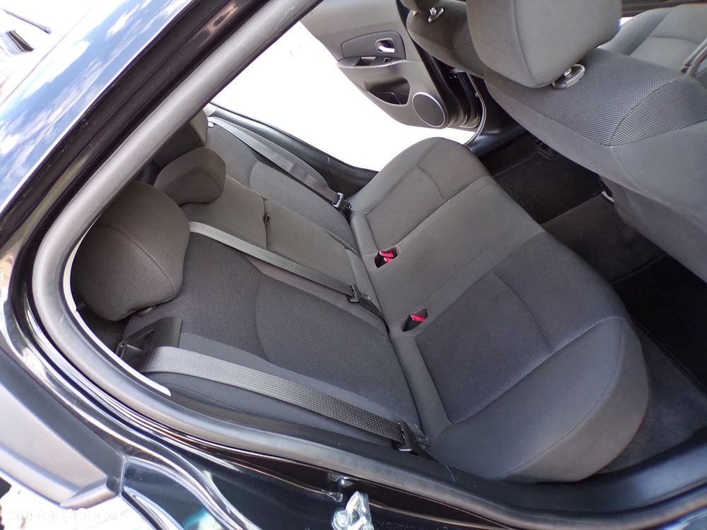 Chevrolet Cruze 1.6 LT+ - 26