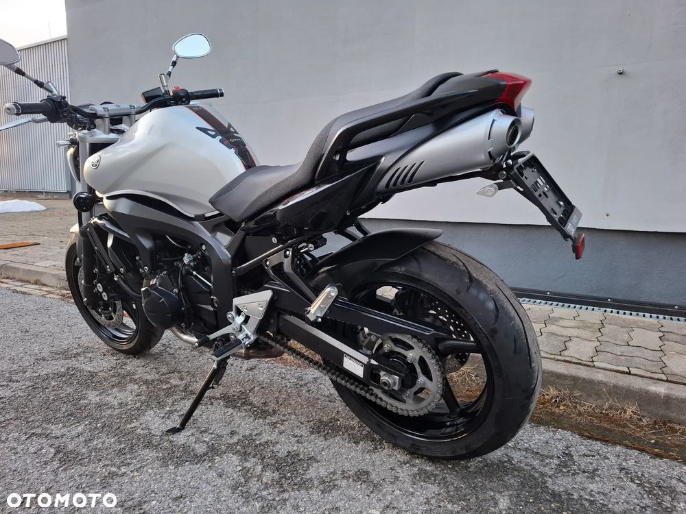 Yamaha FZ6 - 6