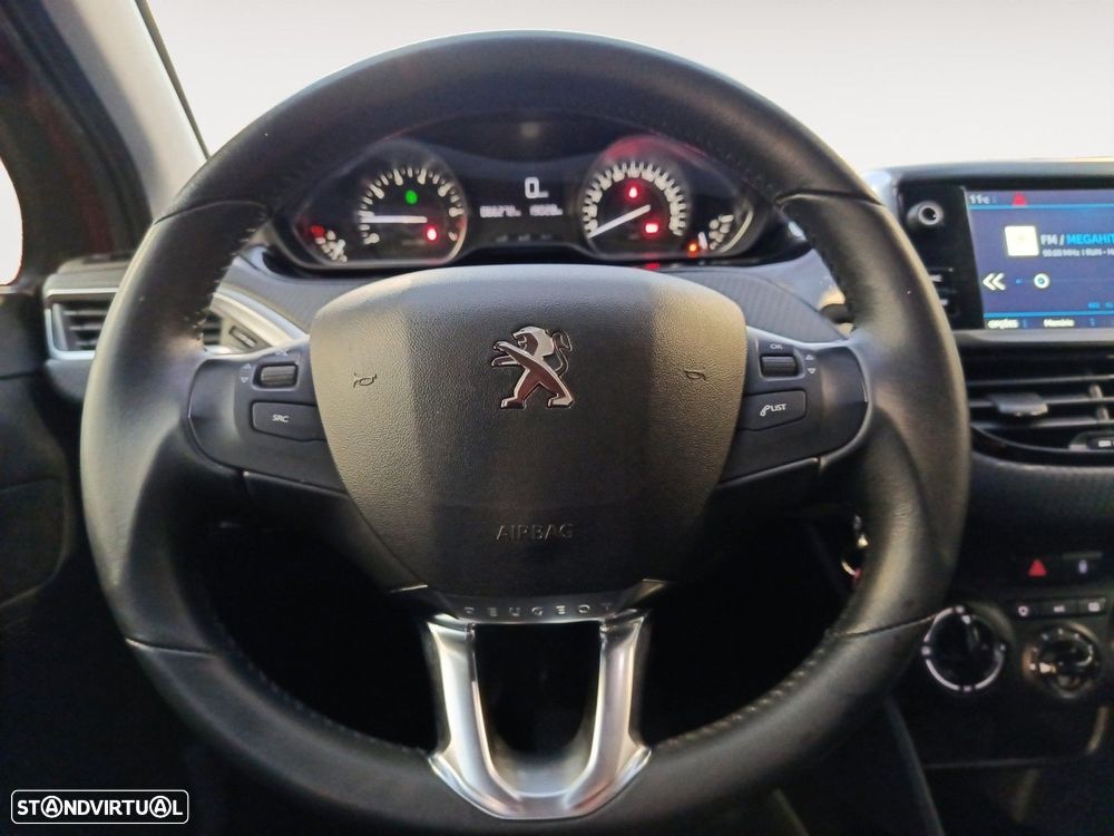 Peugeot 2008 1.2 PureTech Signature - 12