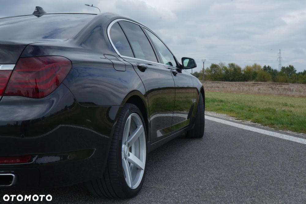 BMW Seria 7 740d xDrive - 9