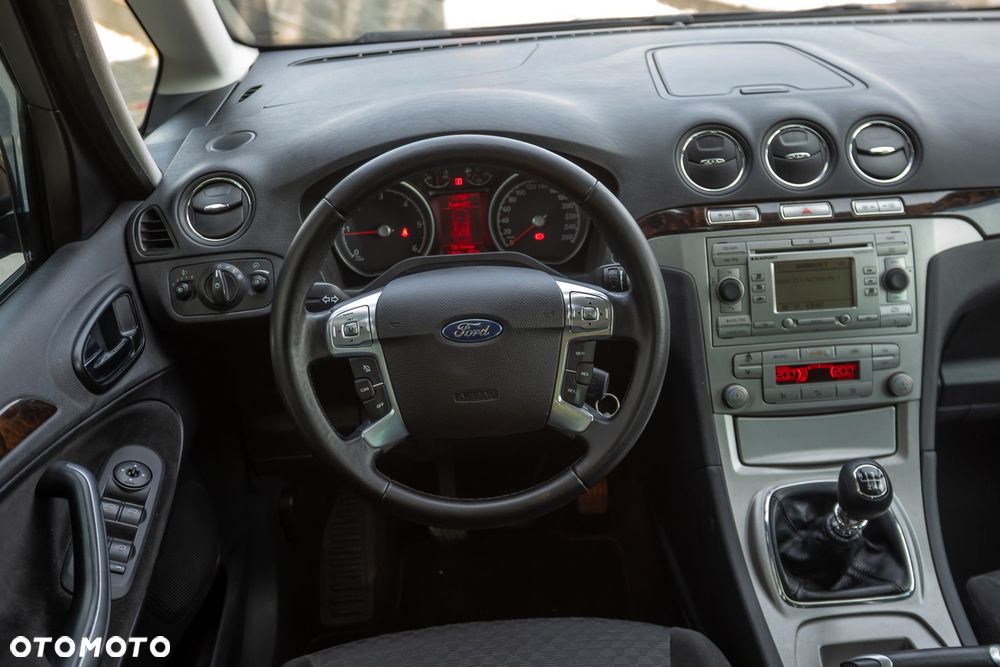 Ford Galaxy 2.0 TDCi Ghia - 21
