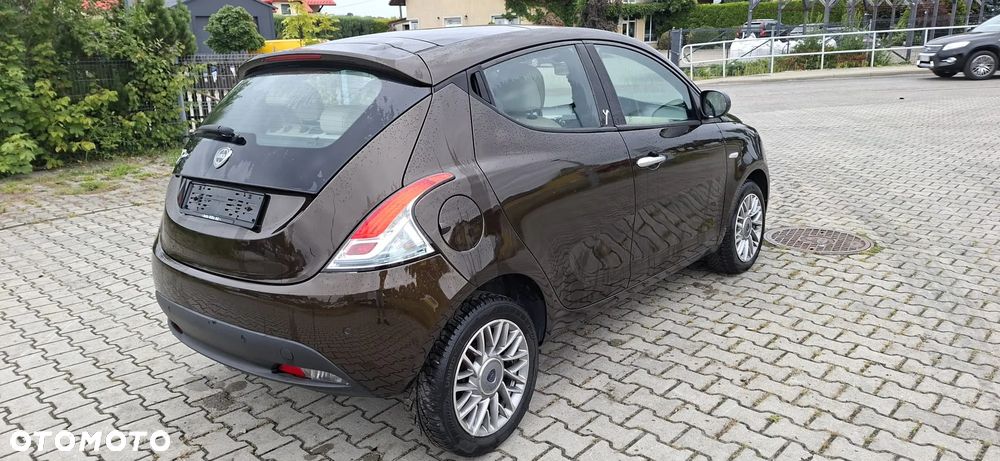 Lancia Ypsilon Y 0.9 TwinAir Turbo 8V Automatik Platinum - 3