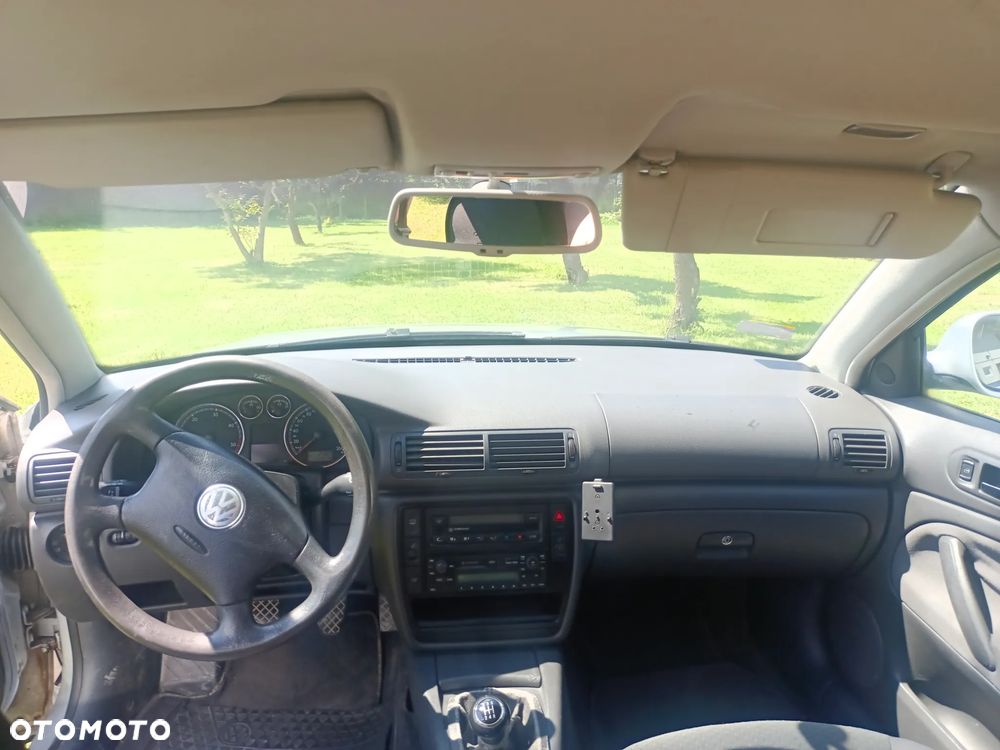 Volkswagen Passat 1.9 TDI - 8