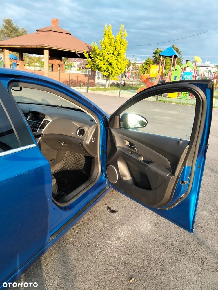 Chevrolet Cruze 1.8 LT - 12