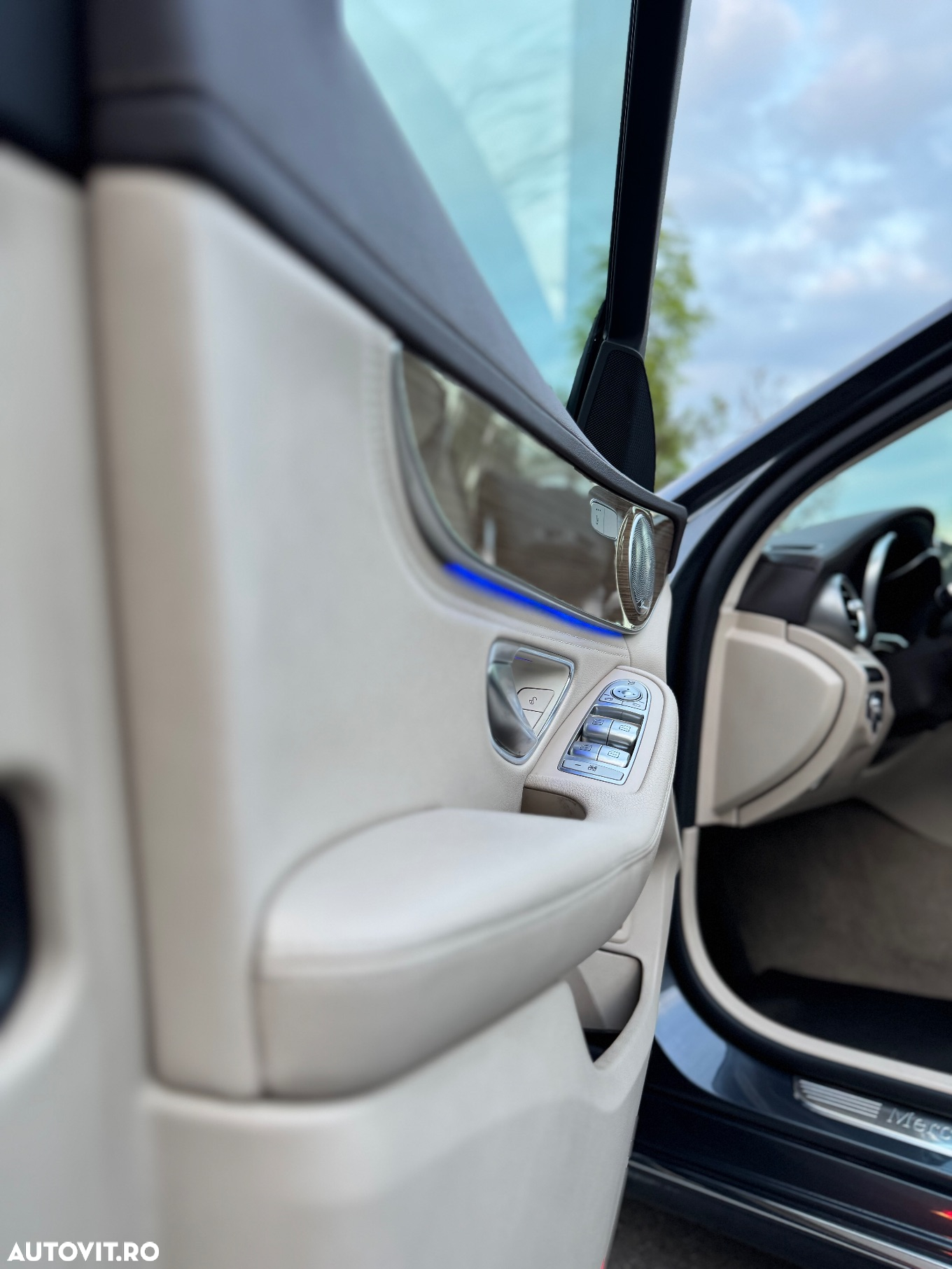 Mercedes-Benz C 300 BlueTec Hybrid - 9