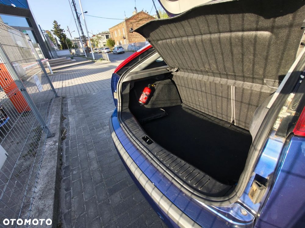 Ford Focus 1.6 Ambiente - 14
