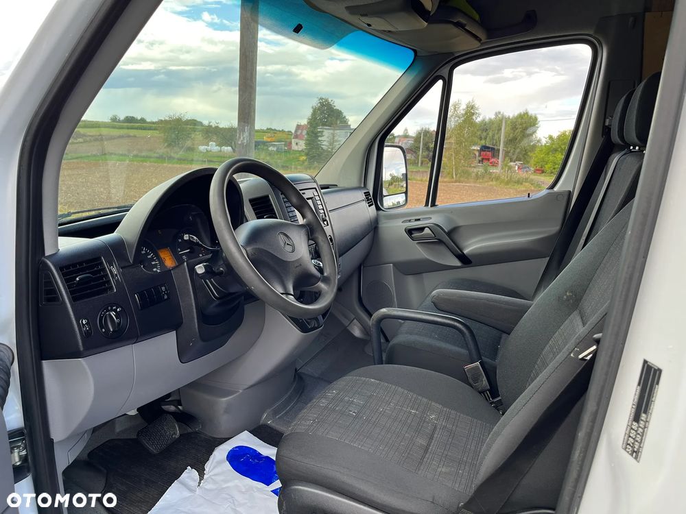 Mercedes-Benz Sprinter - 9
