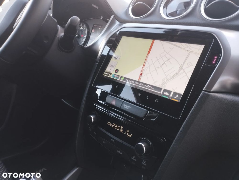 Suzuki Vitara 1.4 Boosterjet mHEV Premium Plus 2WD - 19