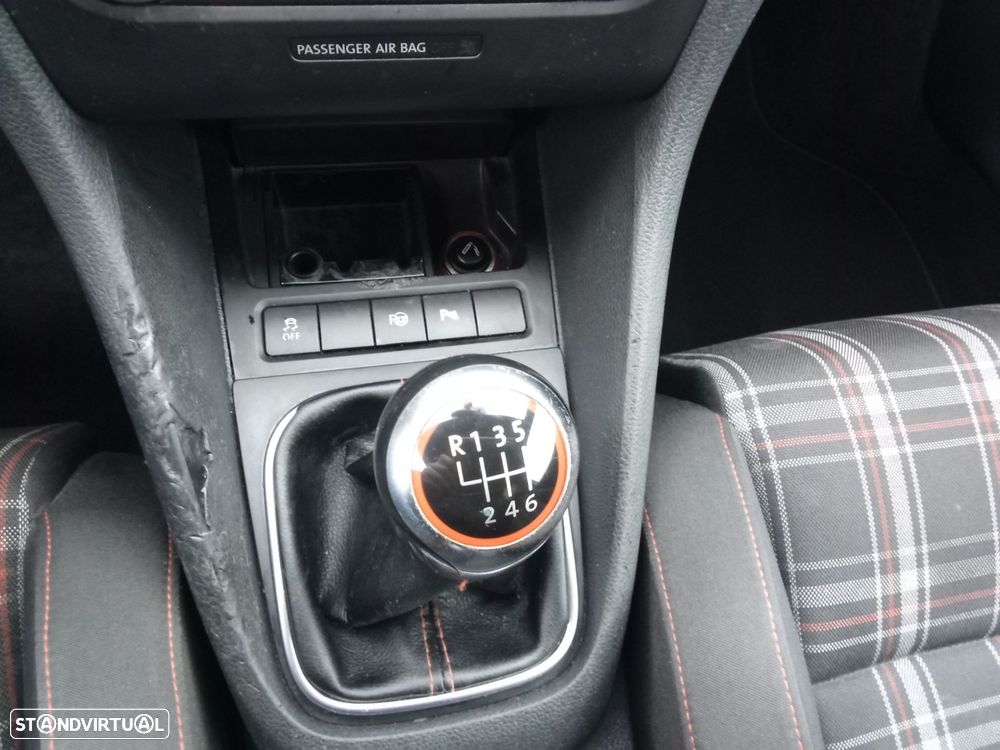 VW Golf 2.0 GTI - 23