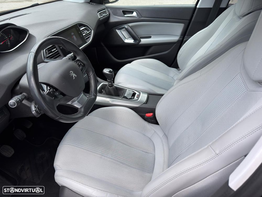 Peugeot 308 1.5 BlueHDi Allure Pack - 20