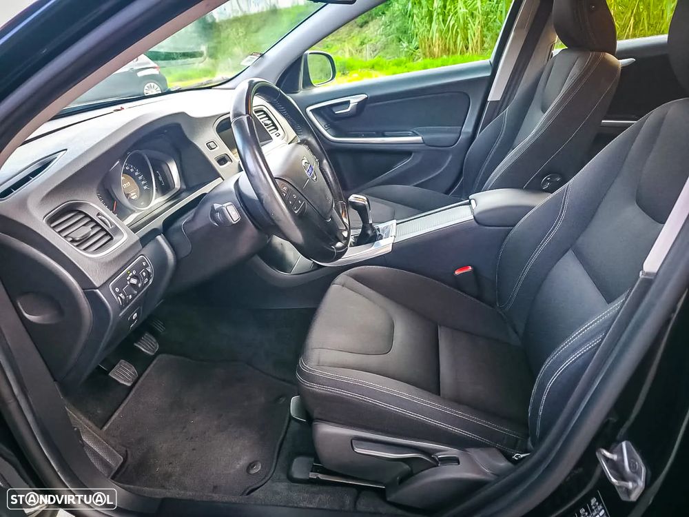 Volvo V60 2.0 D4 Kinetic - 13