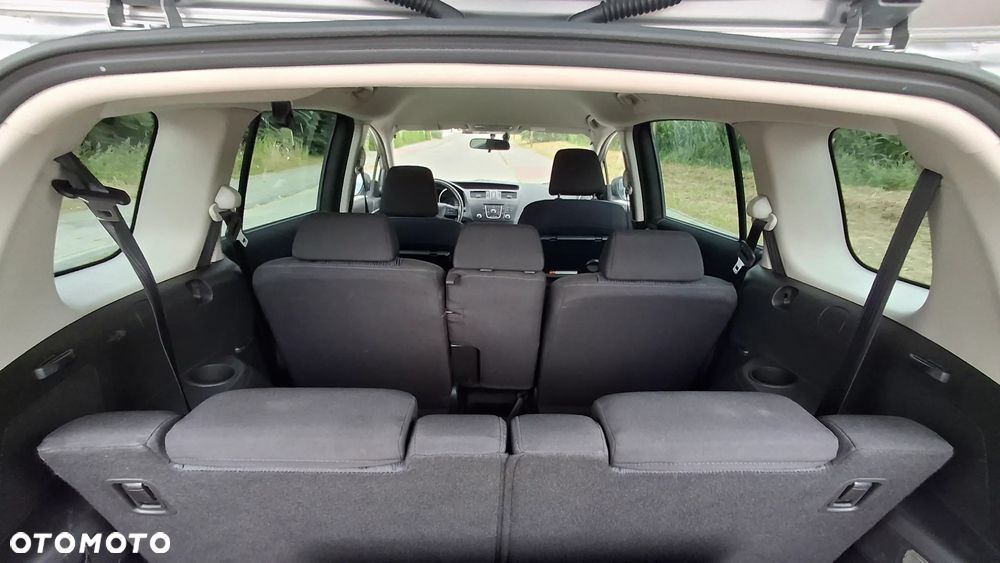 Mazda 5 - 6