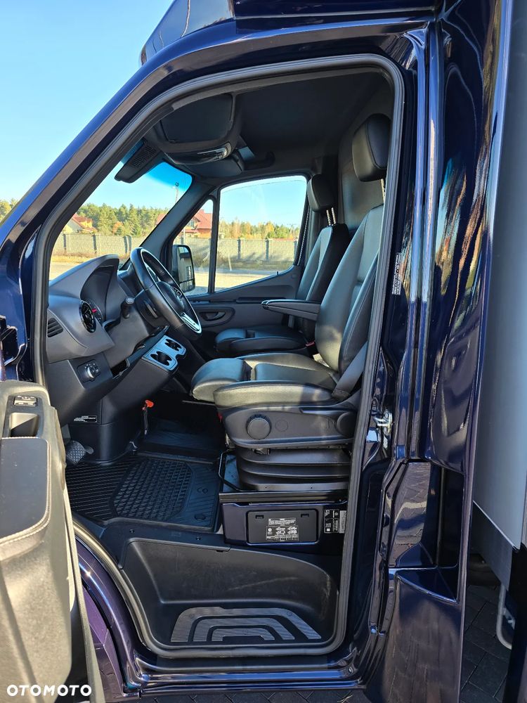Mercedes-Benz SPRINTER 319 3.0 CDI KONTENER 4,28cmDługi 2,29cmSzero 2,24cmWysok + WINDA 750Kg 42Tyś km SERWIS DO OSTATNIEGO Km ASO MERCEDES-BENZ SALON PL STAN NOWY NOWY NOWY FABRYCZNA GWARANCJA - 33
