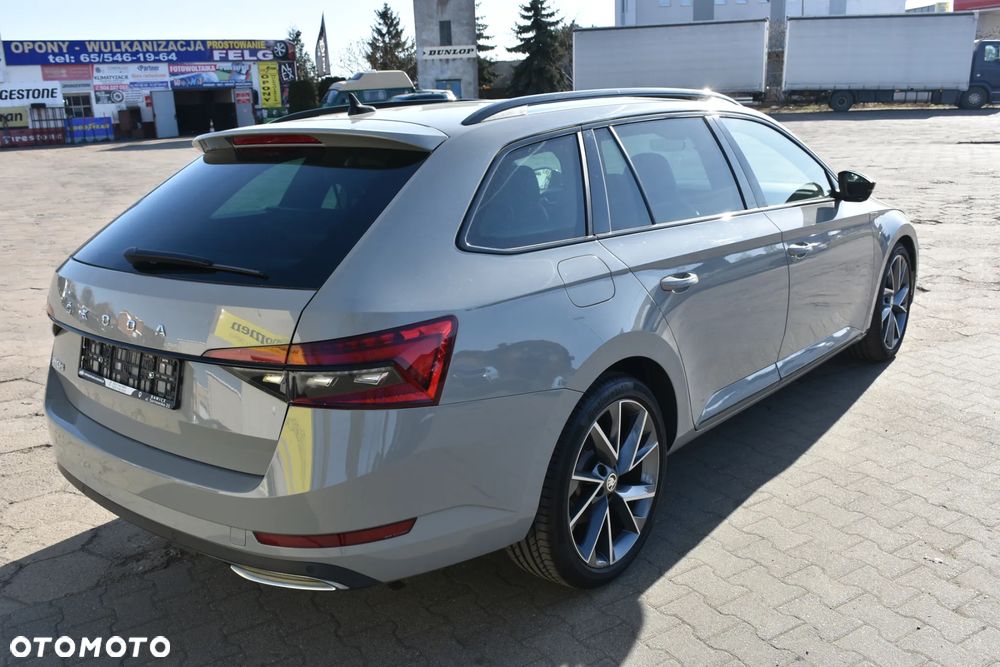 Skoda Superb 2.0 TDI DSG Sportline - 9