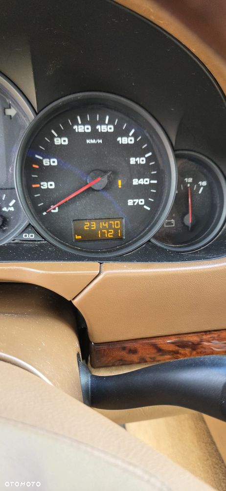 Porsche Cayenne - 9