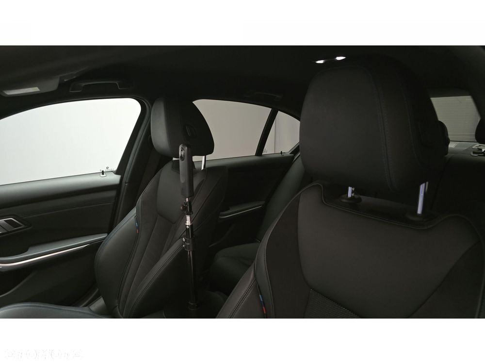 BMW Seria 3 320d xDrive mHEV M Sport - 18