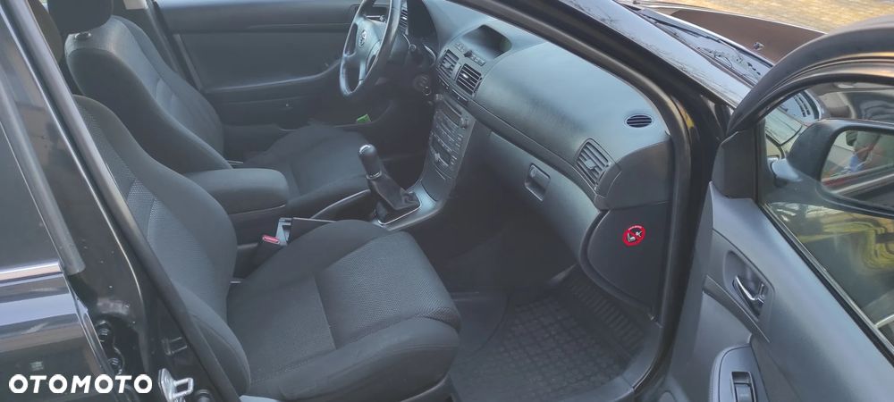 Toyota Avensis 1.8 VVT-i - 8