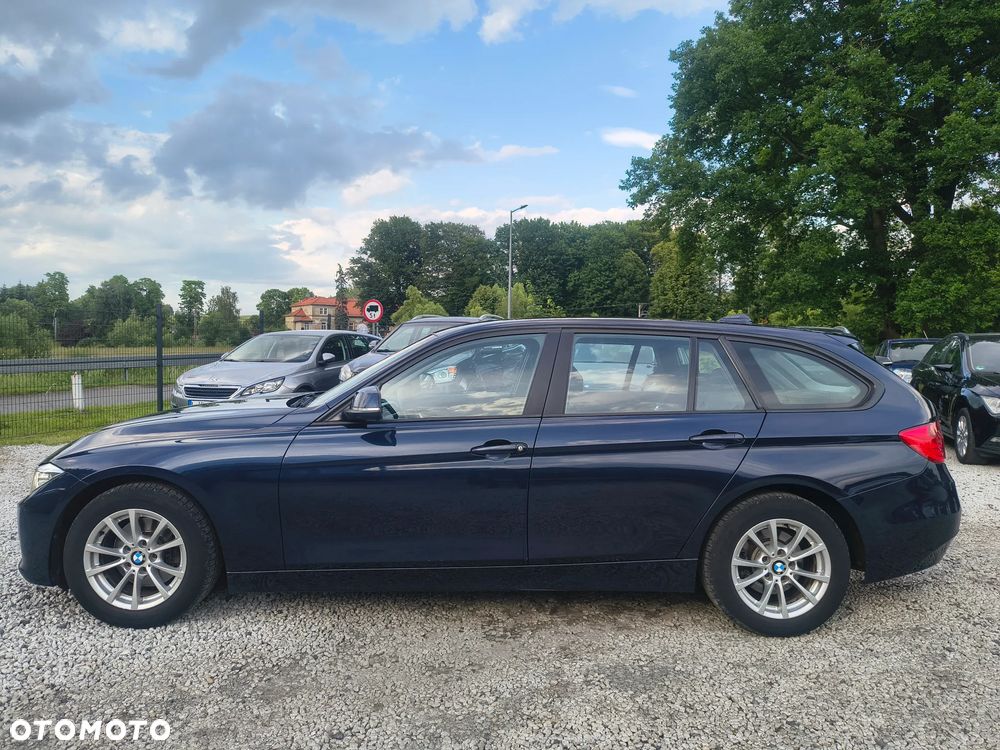 BMW Seria 3 320d DPF Edition Sport - 8