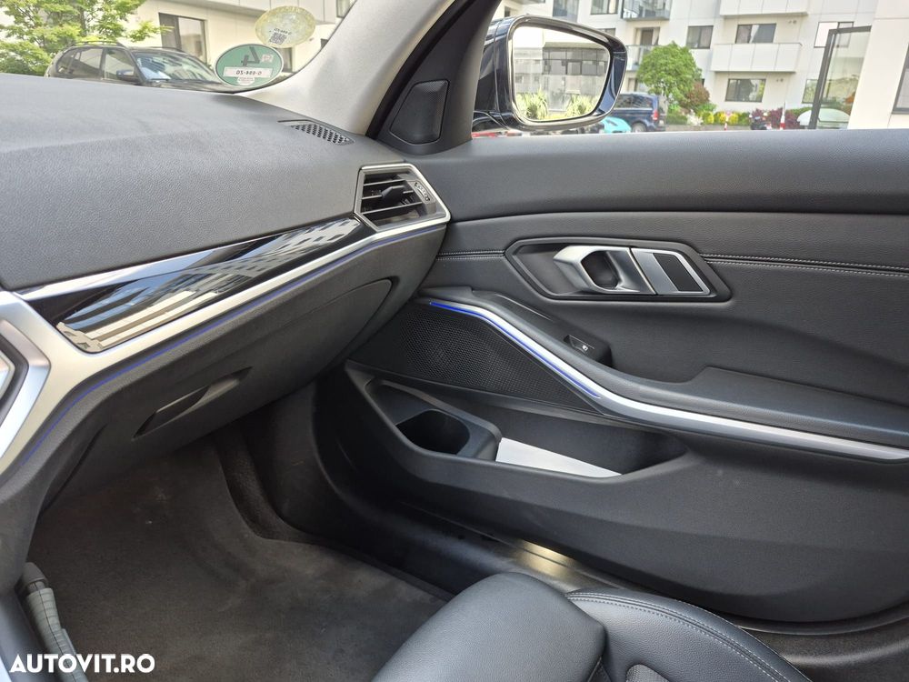 BMW Seria 3 318d Edition M Sport Shadow - 13