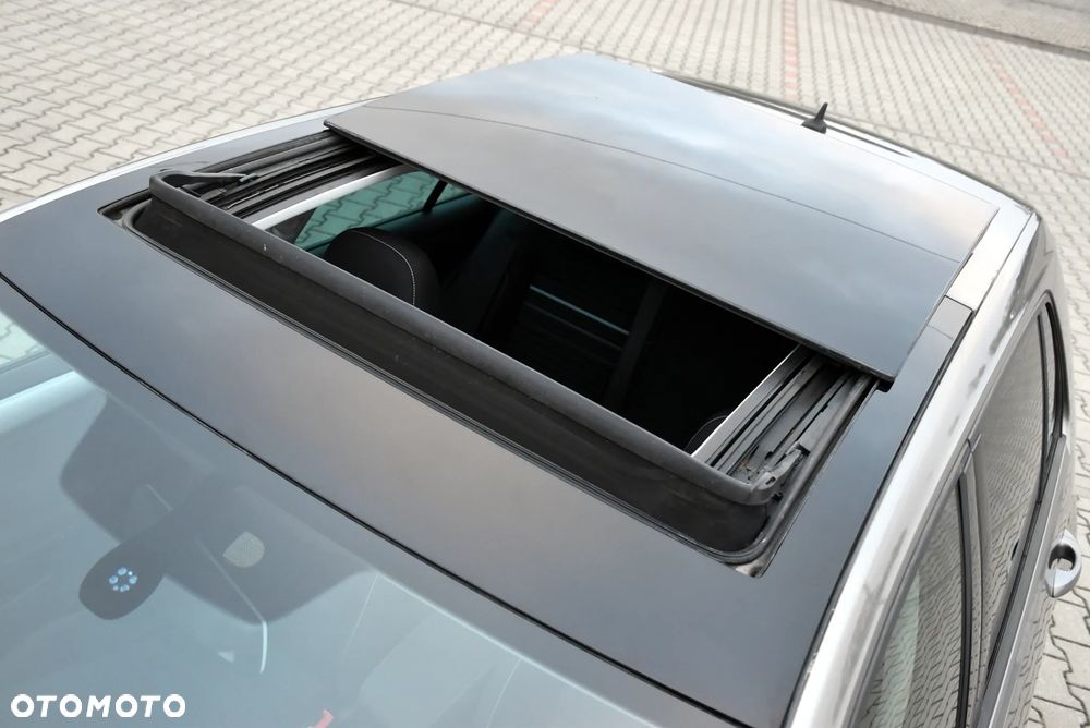 Volkswagen Golf 1.6 TDI BlueMotion Technology Cup - 21