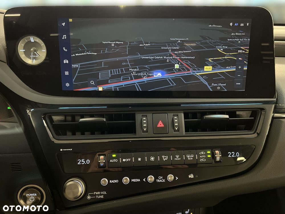 Lexus ES 300h Business Edition - 22