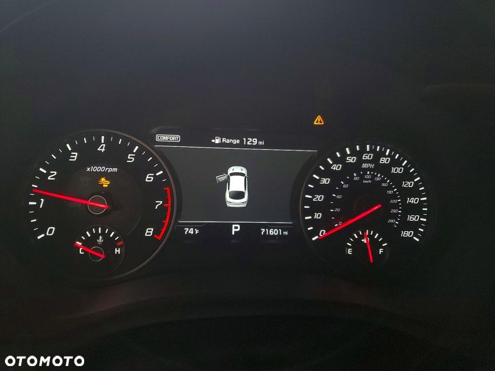 Kia Stinger - 10