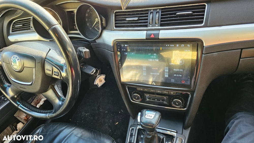 Skoda Superb 2.0 TDI DSG Elegance - 8