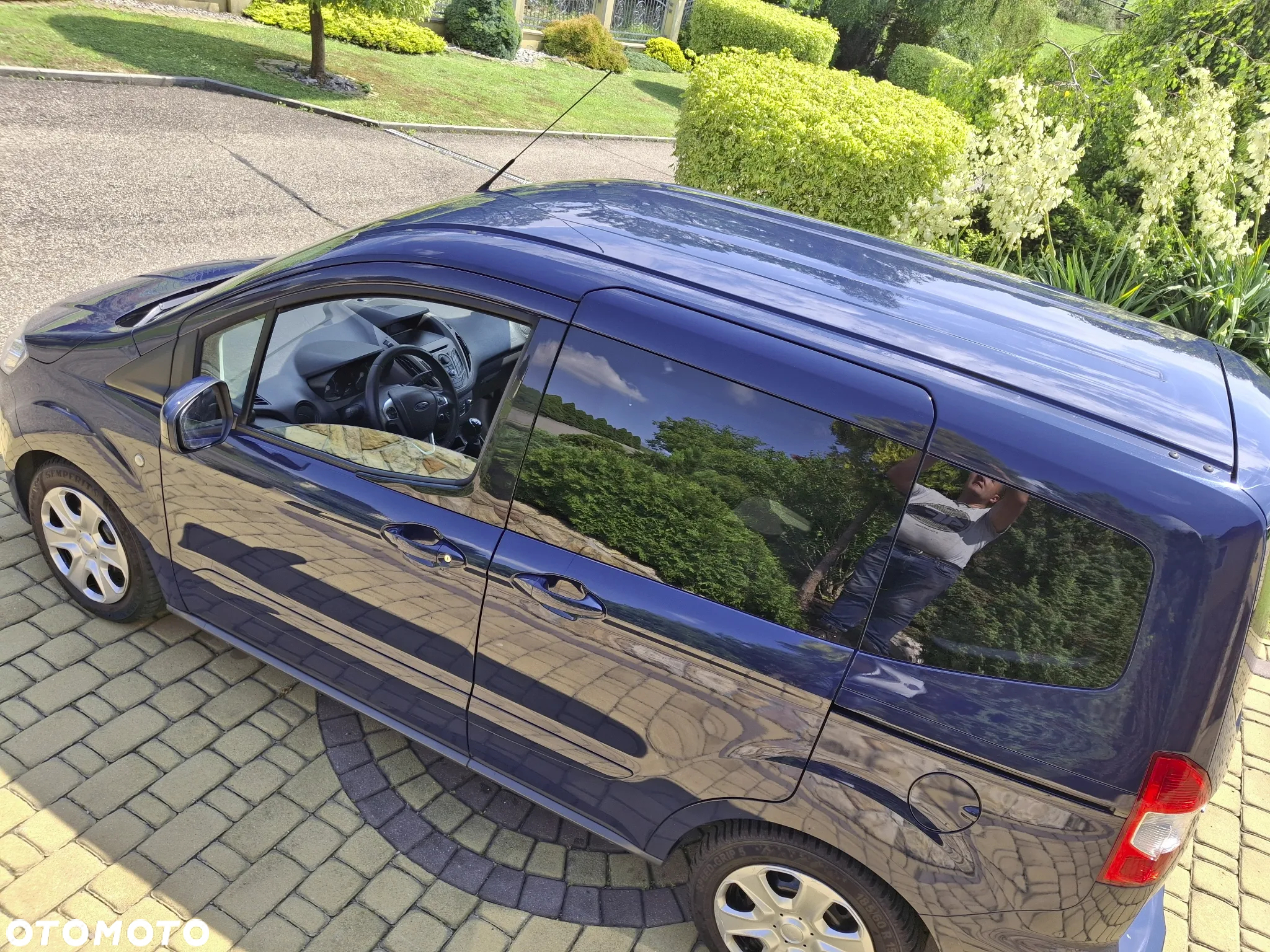 Ford Tourneo Courier 1.0 EcoBoost Ambiente - 9