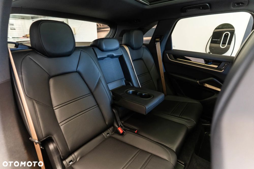 Porsche Cayenne S E-Hybrid PHEV Black Edition - 14