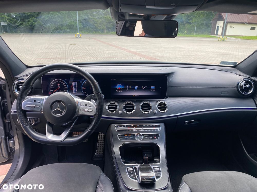 Mercedes-Benz Klasa E 220 d 4-Matic 9G-TRONIC - 8