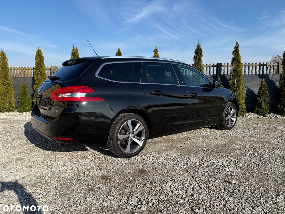 Peugeot 308 - 8