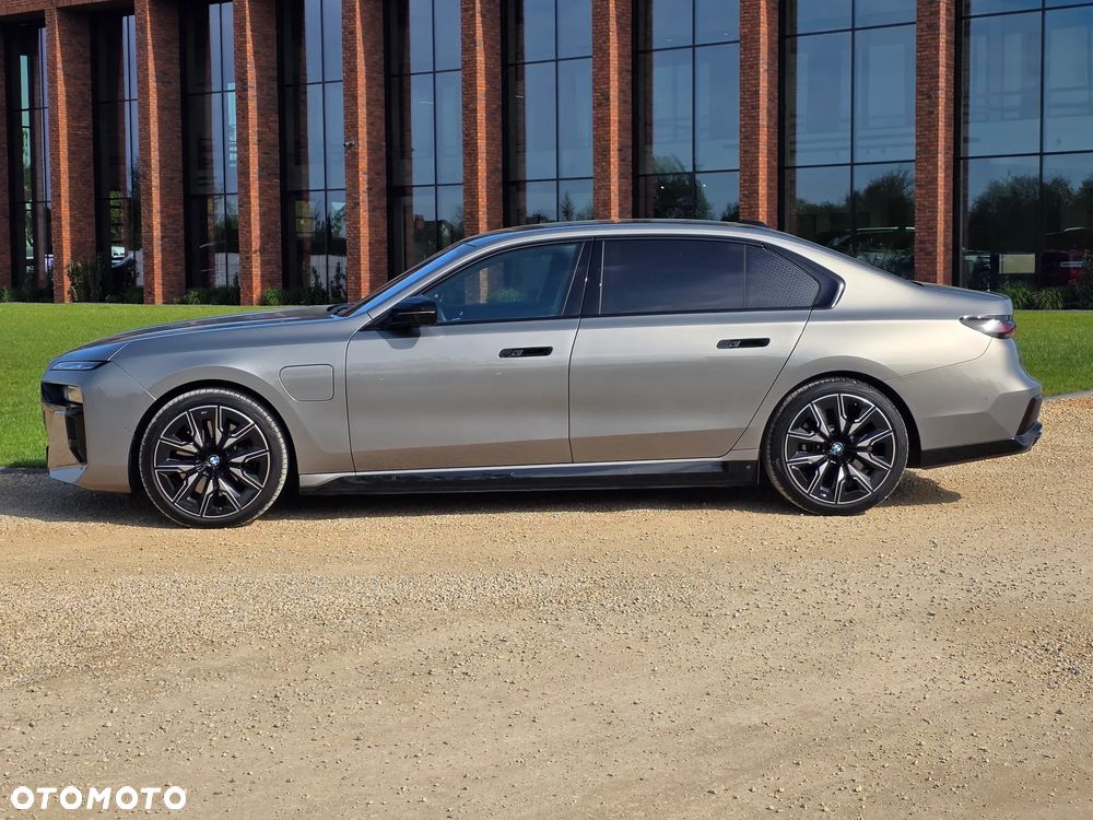 BMW Seria 7 M760e PHEV xDrive sport - 3