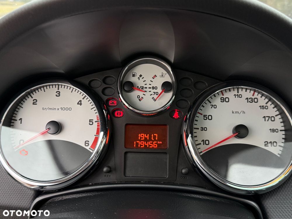 Peugeot 207 - 16