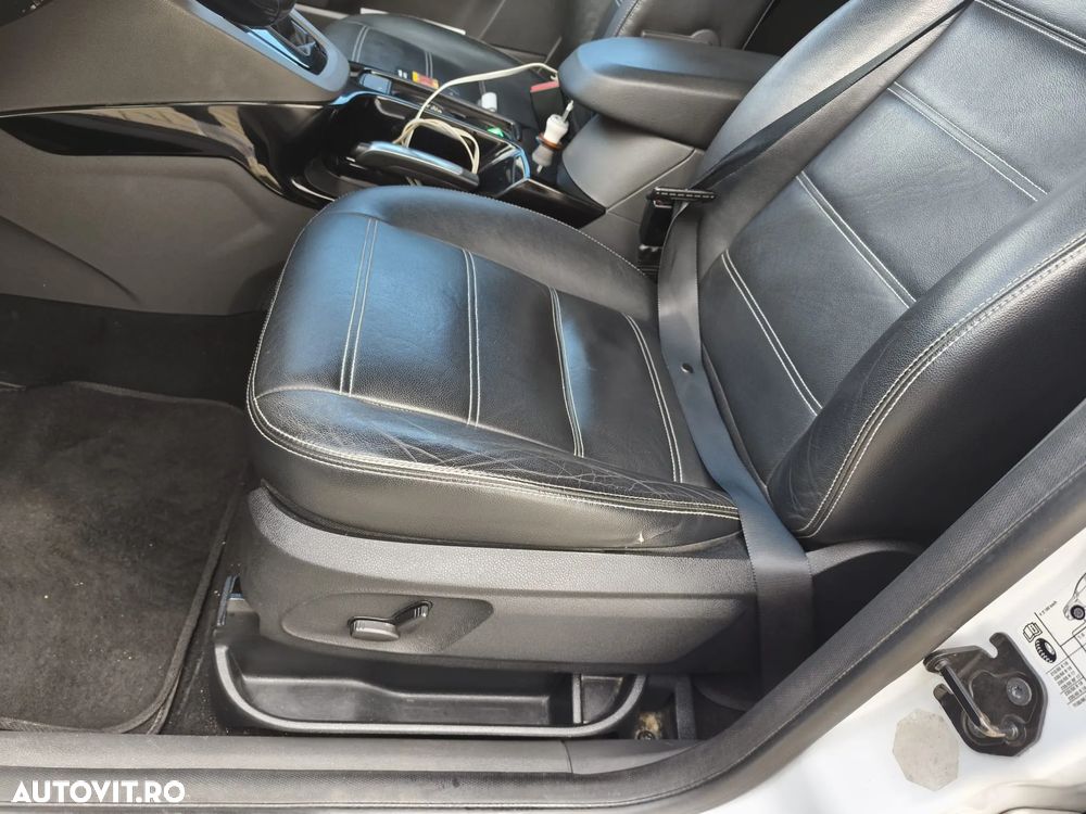 Ford Kuga 2.0 TDCi 4WD Powershift Titanium - 20