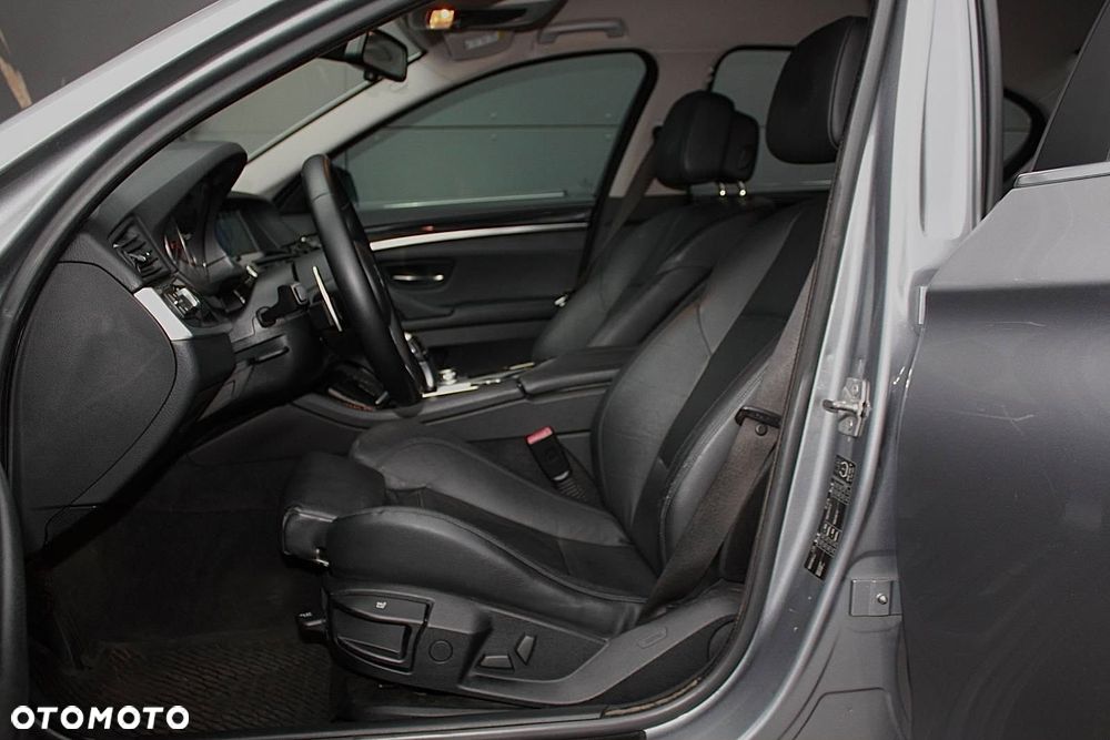 BMW Seria 5 525d - 7