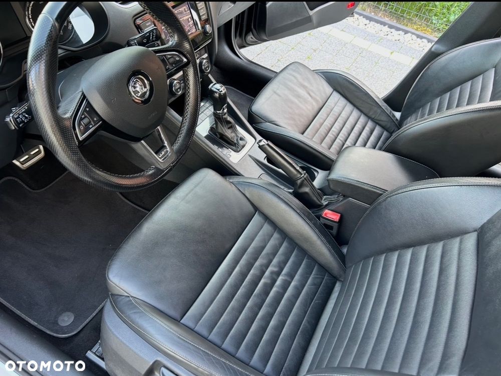 Skoda Octavia 2.0 TDI DSG RS - 16