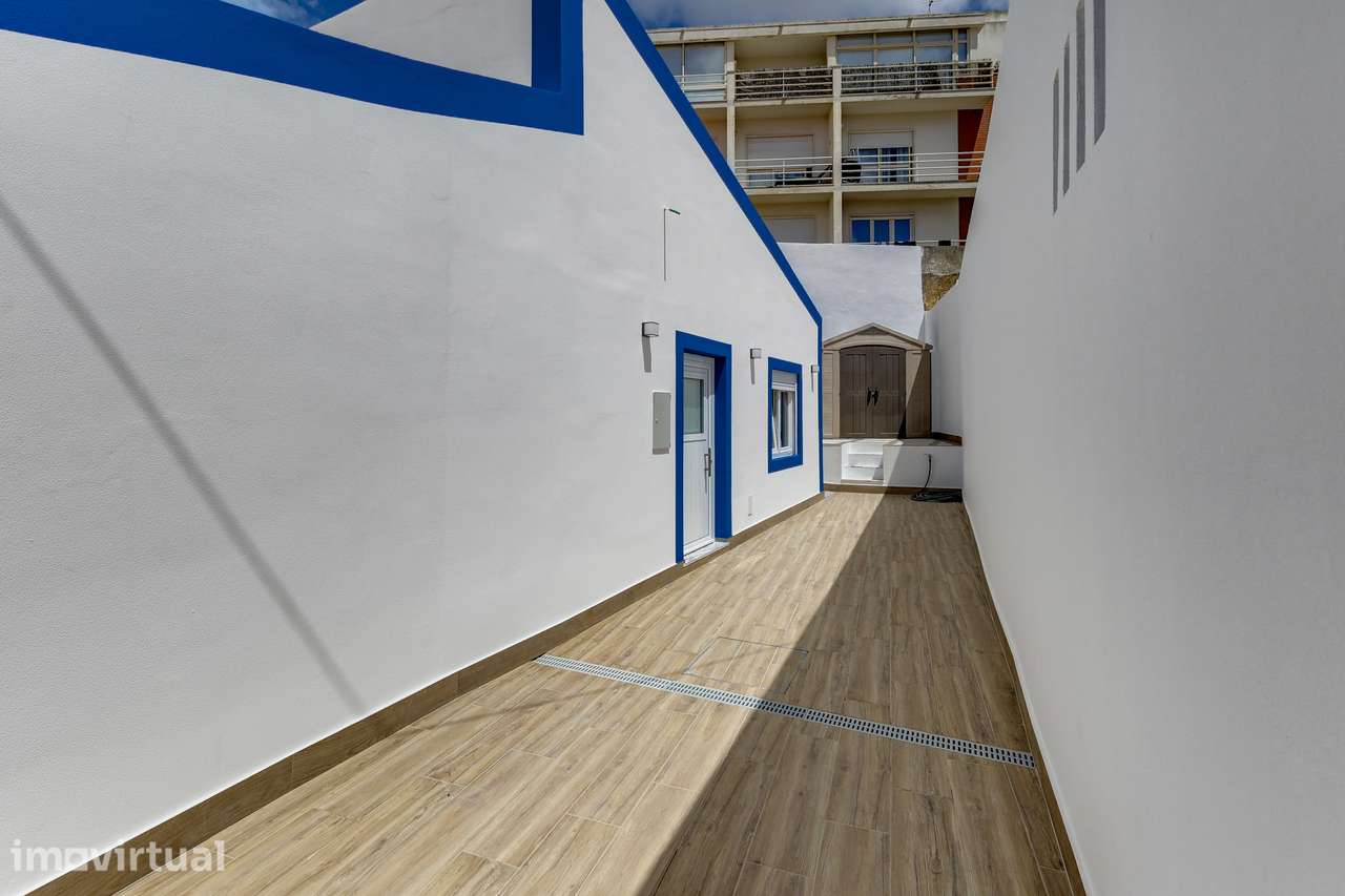 Moradia totalmente remodelada em Cascais, a poucos minutos da praia - Grande imagem: 5/32