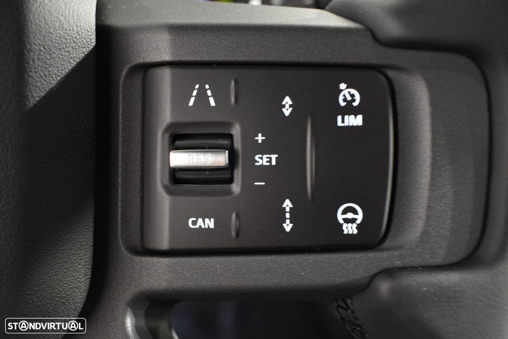 Land Rover Defender 2.0 P300e 110 AWD X-Dynamic SE - 19