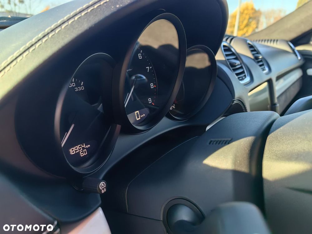 Porsche 718 Spyder - 28