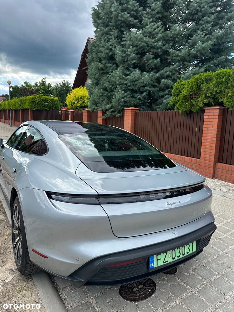 Porsche Taycan 4 - 17