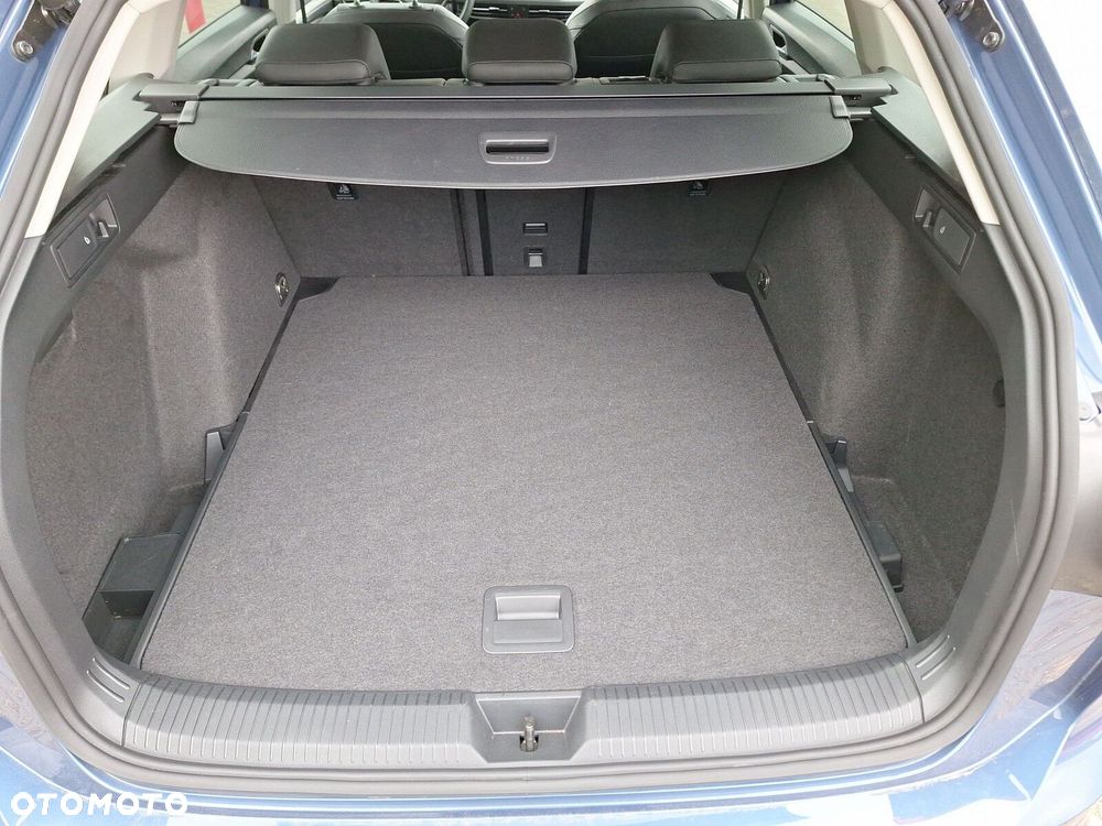 Volkswagen Golf Variant 1.5 eTSI mHEV Life DSG - 34