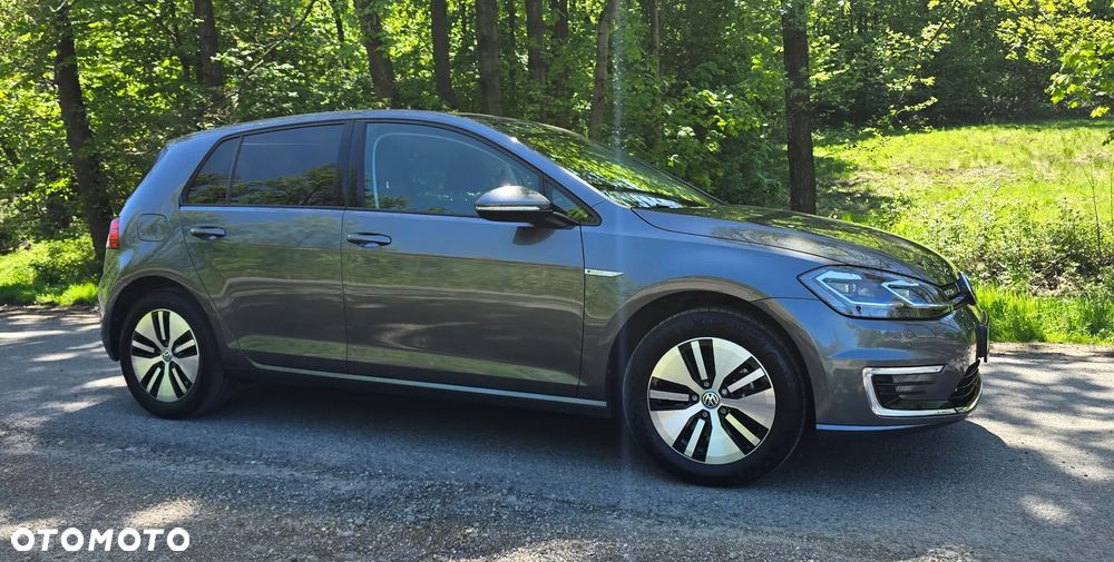 Volkswagen Golf - 4