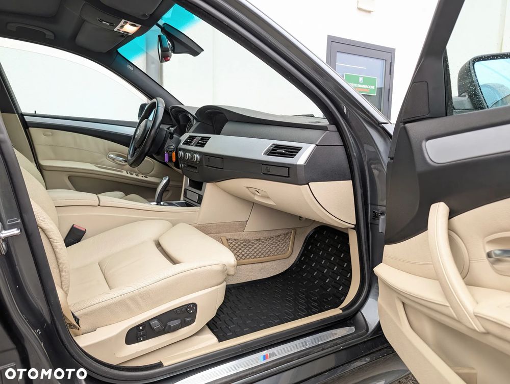 BMW Seria 5 530d xDrive Edition Sport - 7