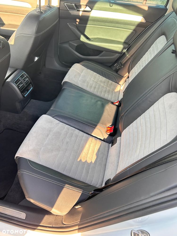 Volkswagen Passat 2.0 TDI SCR Highline - 16