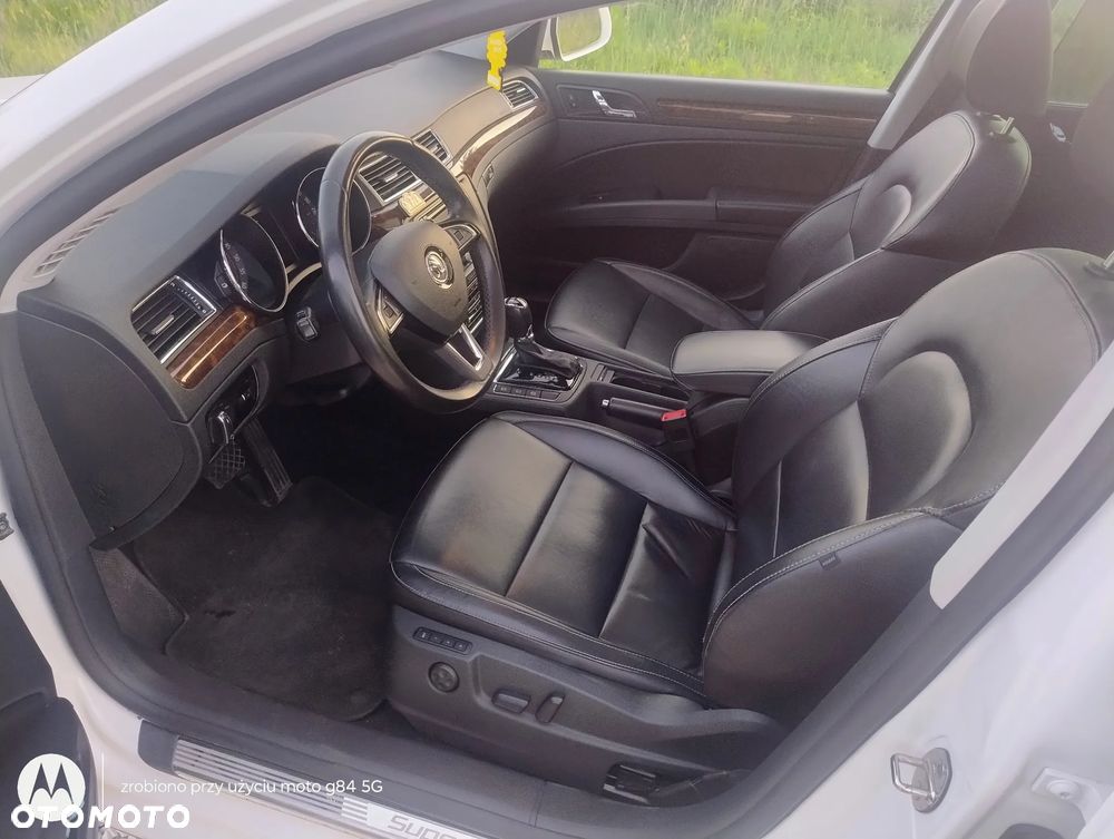 Skoda Superb 2.0 TDI Green tec DSG Exclusive - 9